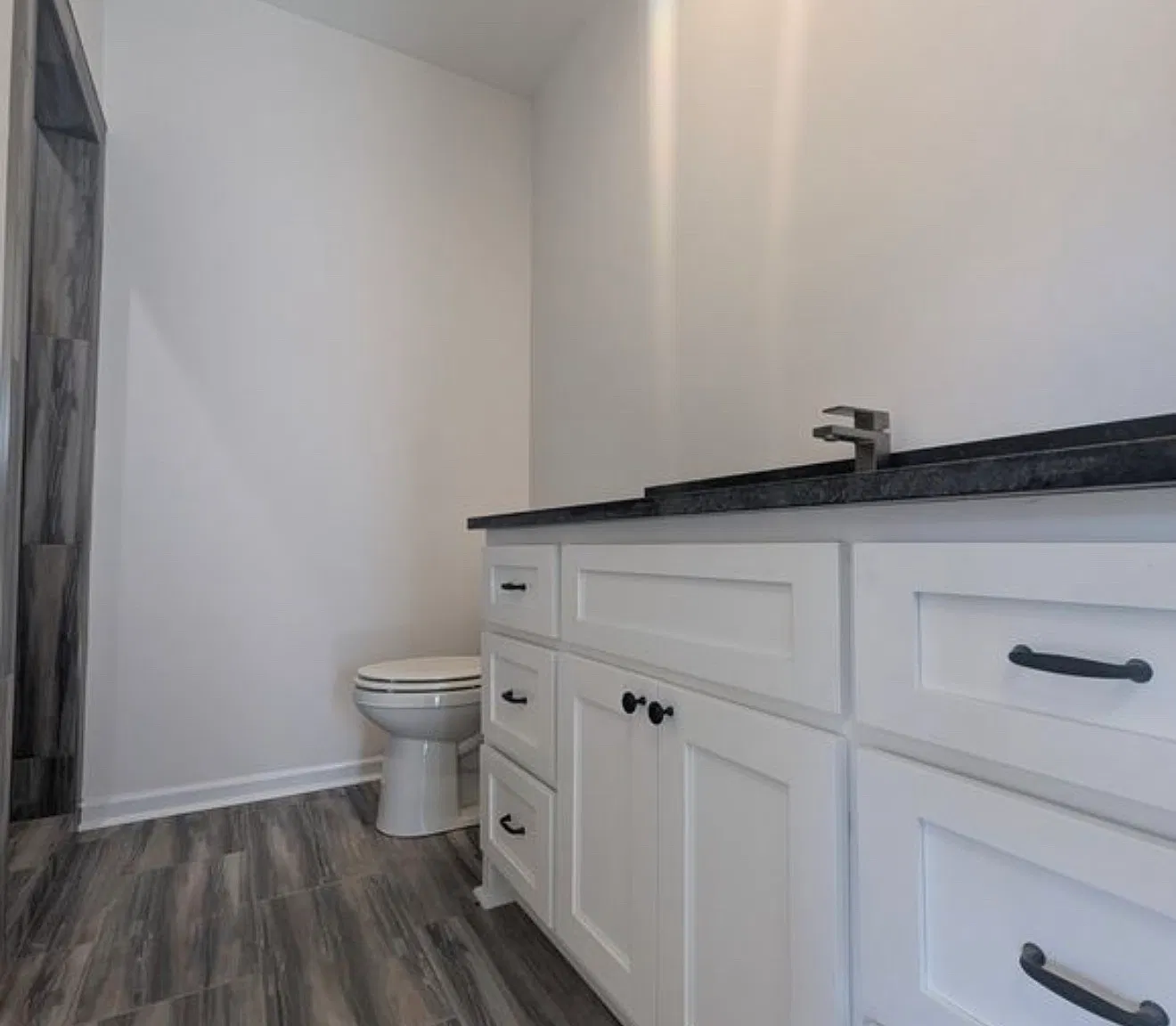 2 bed, 1176 sqft, $2,000 — Photo 2