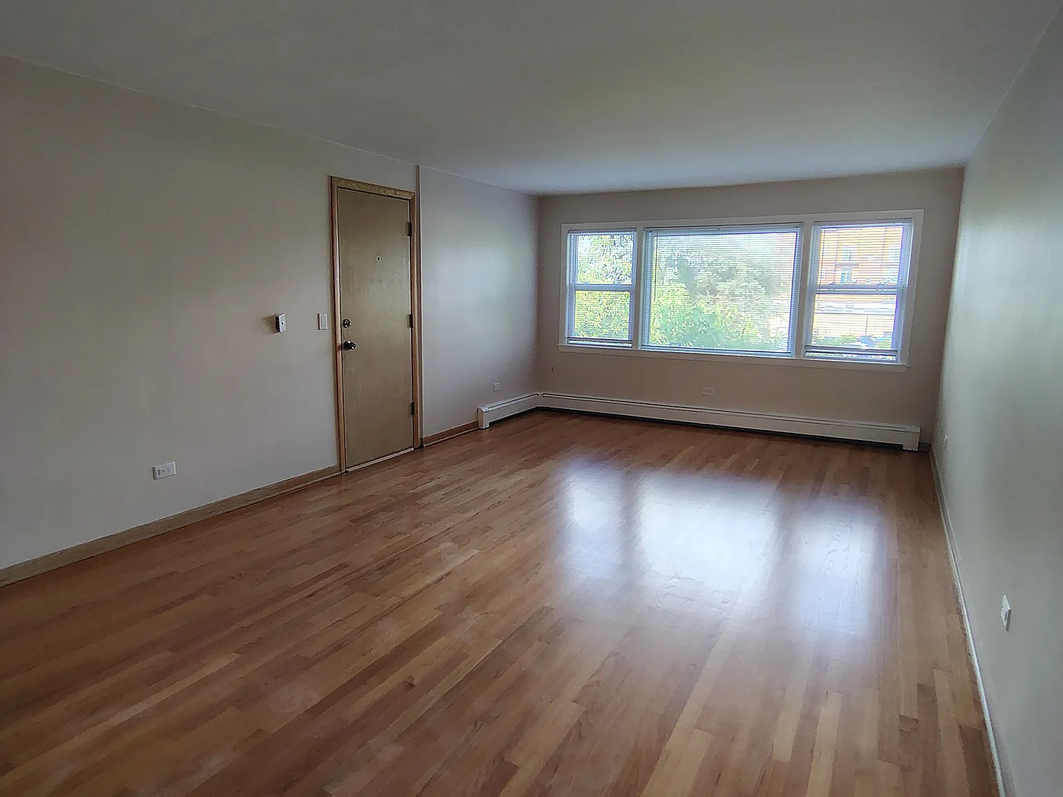 7645 W Irving Park Rd — Photo 3