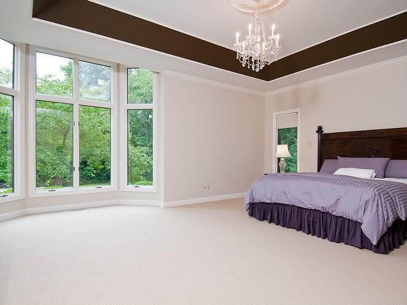 1st image of 18 Squires Ln
