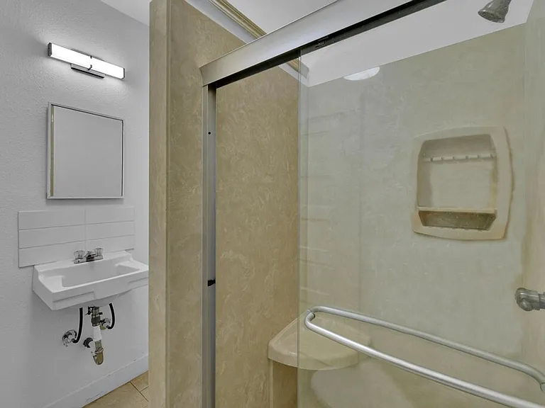 1825 Cumberland Ave — Photo 22