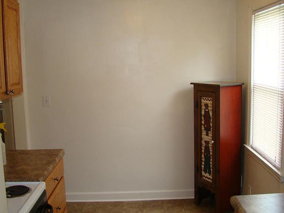 5th image of 2626 Vancouver Dr NW