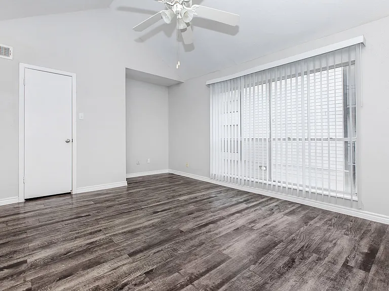 Bayou Park Apartments — Photo 99