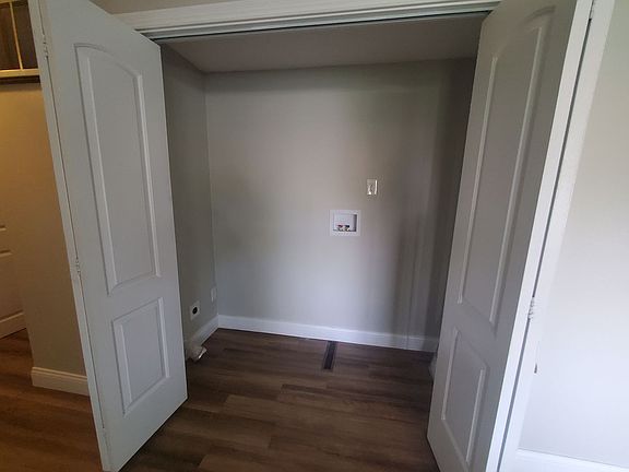 5th image of 3608 Waterbury Dr