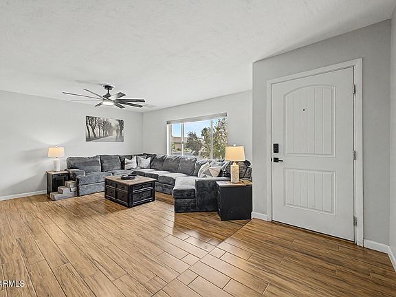 4th image of 638 W PASEO Way