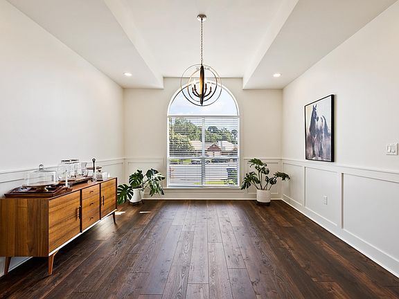 5th image of 5 Saint Thomas Ct