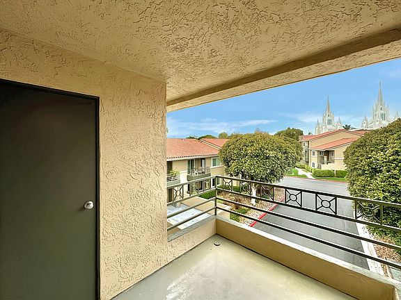3rd image of 7405 Charmant Dr #2114