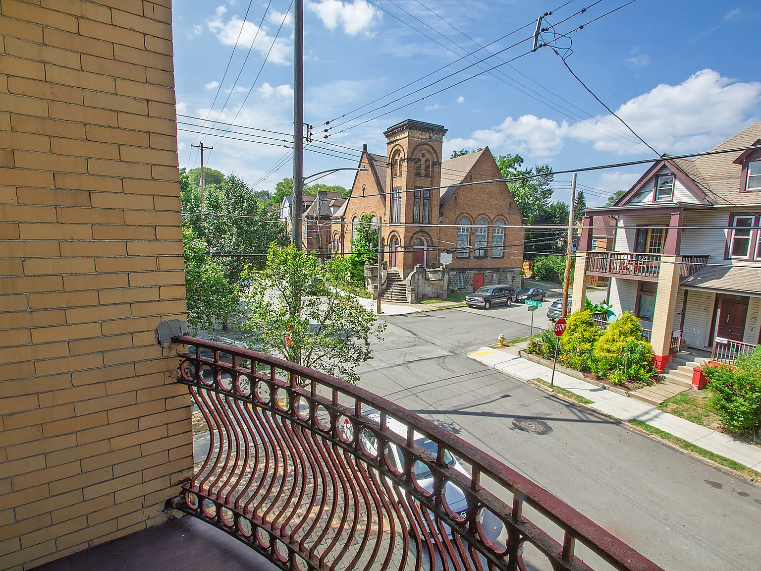 2 bed, 910 sqft, $1,300 — Photo 3