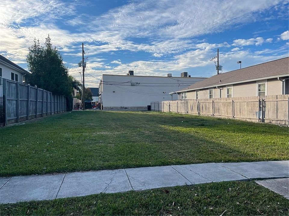 2nd image of 6240 Memphis St