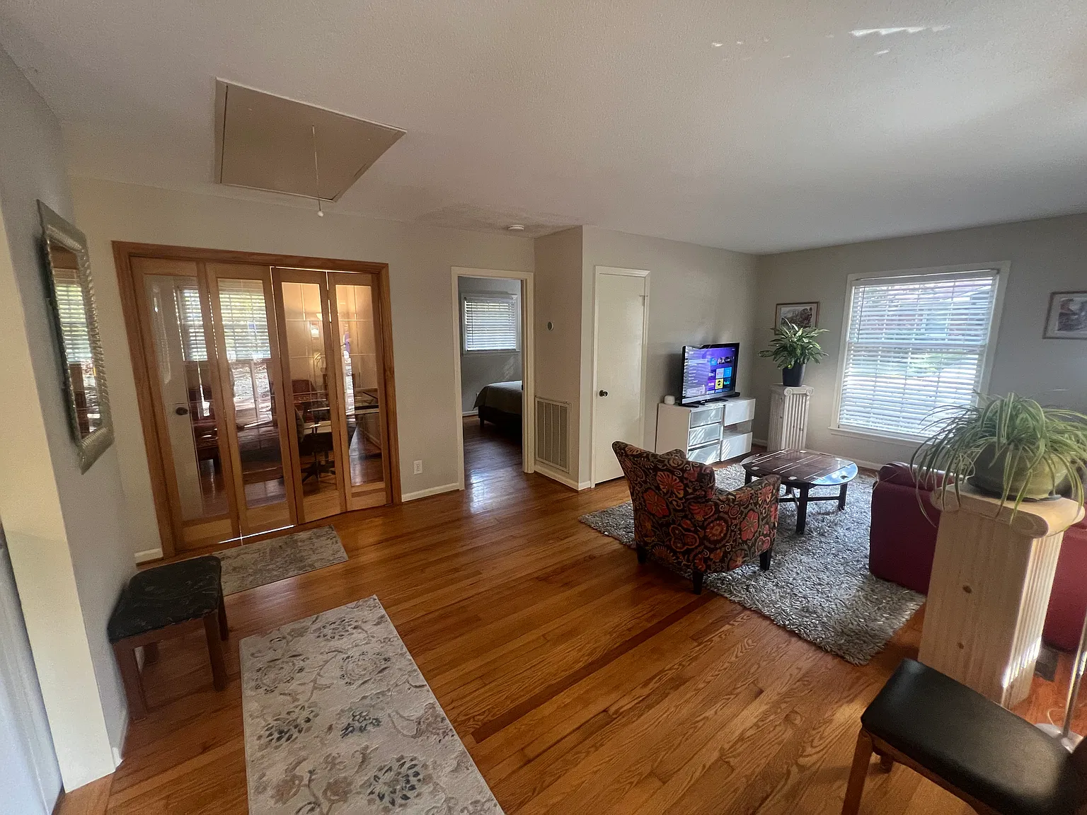 3 bed, 1000 sqft, $2,600 — Photo 3