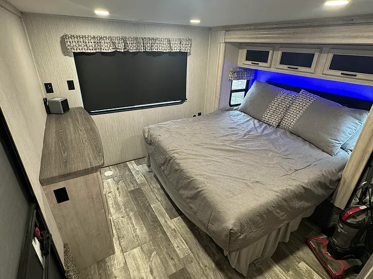9004 Olive St #TRAILER — Photo 5