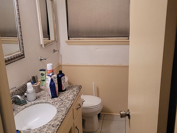 4th image of 2113 Linda Ln