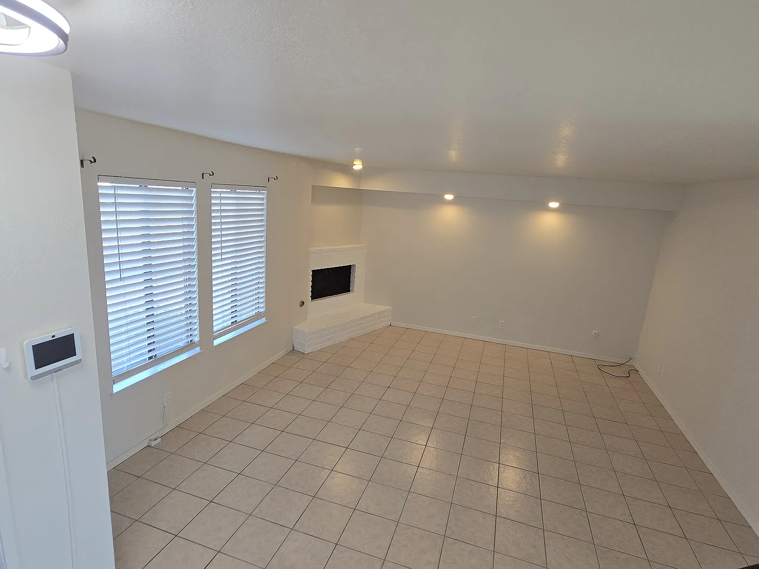 2 bed, 1.5 bath, 1308 sqft, $2,200 — Photo 2