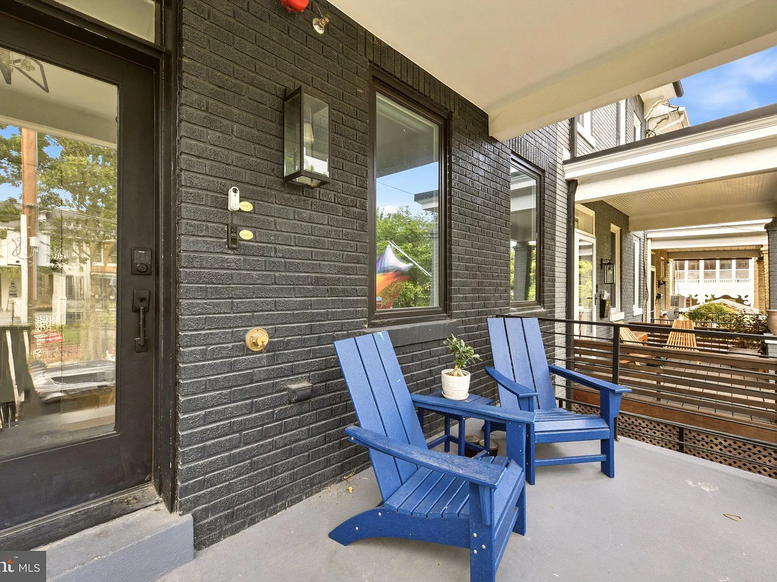 2 bed, 2.5 bath, 1300 sqft, $4,000 — Photo 2