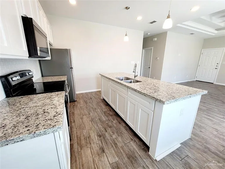 5805 Swallow Ave #3 — Photo 9
