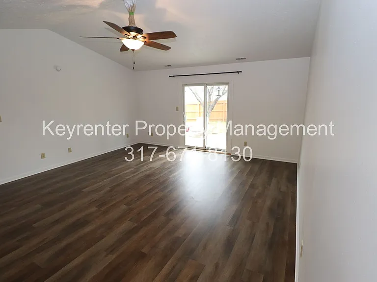 11156 Fall Dr — Photo 2