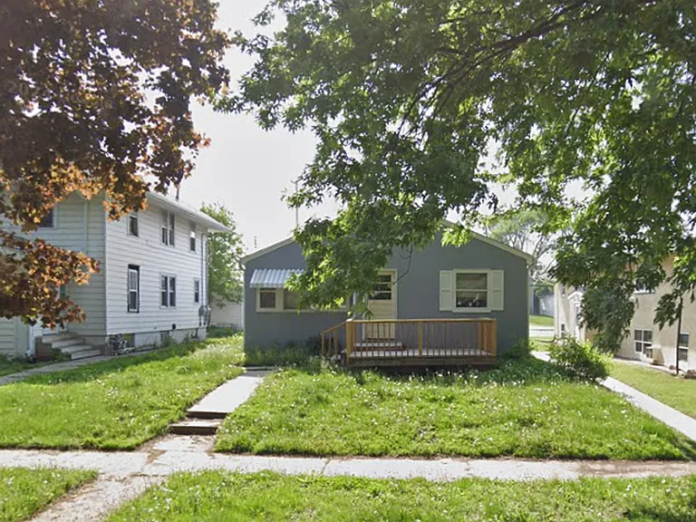 421 1/2 N Nesmith Ave — Photo 1