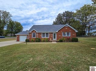 3861 Lovelaceville Rd, Paducah, KY 42001