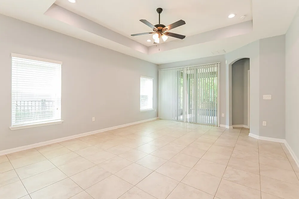3 bed, 2.0 bath, 1863 sqft, $3,140 — Photo 3