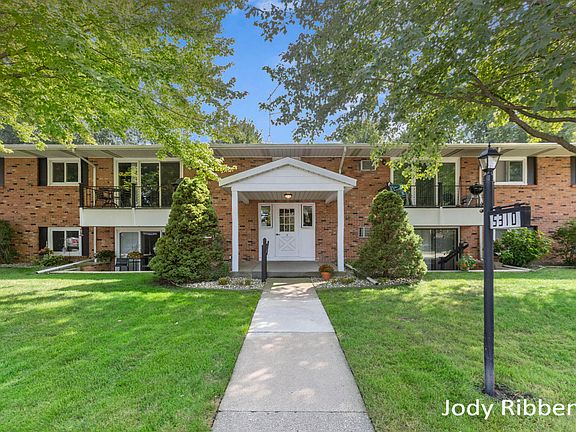 2nd image of 5310 Southbrook Ct Unit 39
