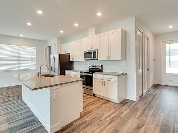 4th image of 1424 Linda Bryant Way