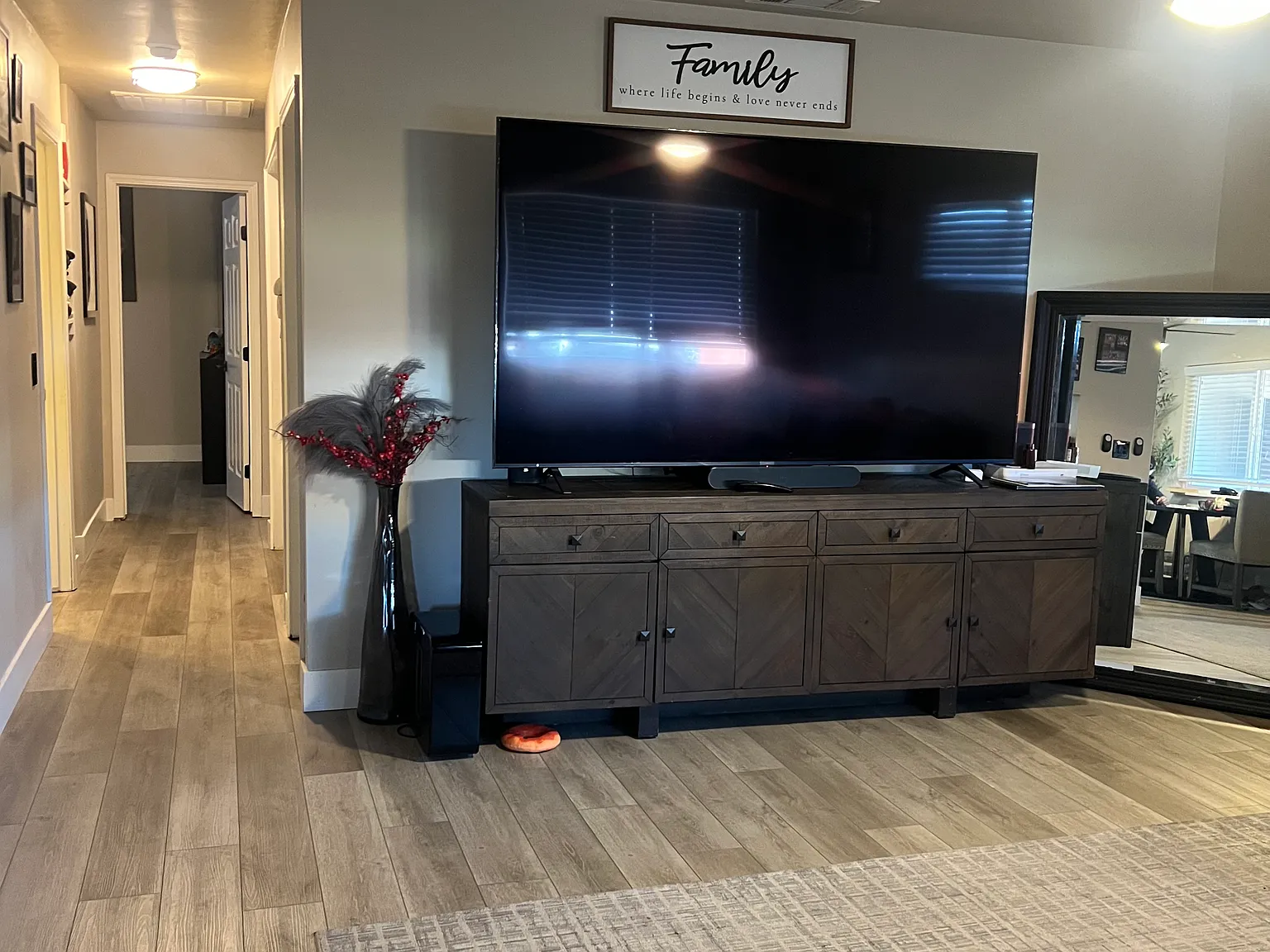 3 bed, 1000 sqft, $2,795 — Photo 3
