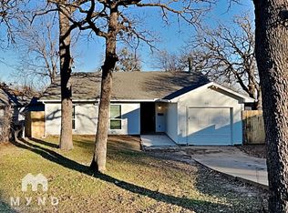 915 Winnie St, Fort Worth, TX 76112