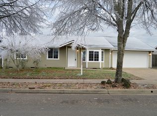 3352 S Redwood Dr, Springfield, OR 97478