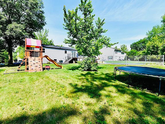 5th image of 9505 Thornwood Dr #1
