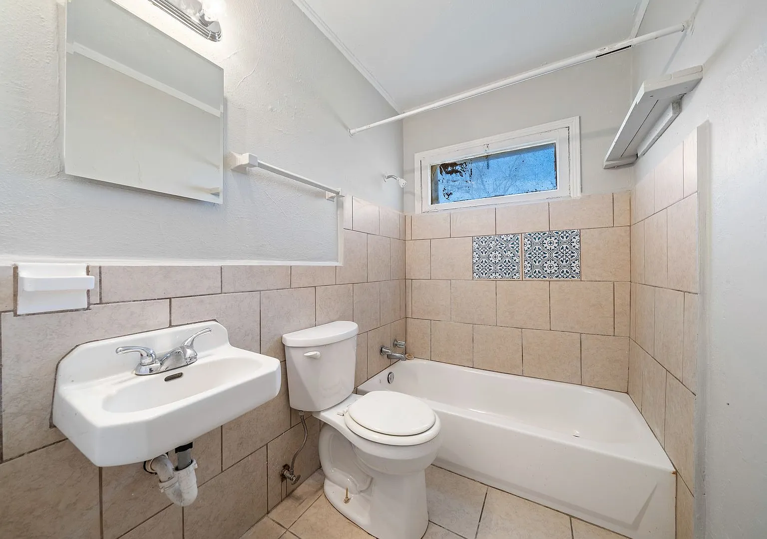 Third Ave Villas — Photo 1