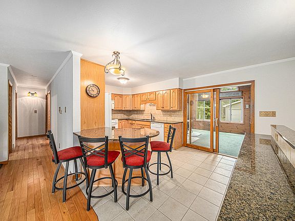 5th image of 12163 Grandview Dr