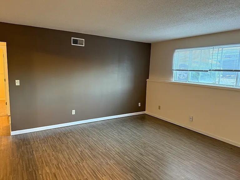 837 S 5th St #7 — Photo 3