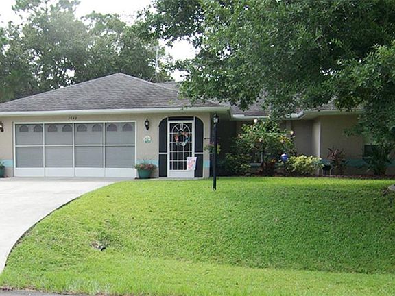 4th image of 2842 Parkmount Ter