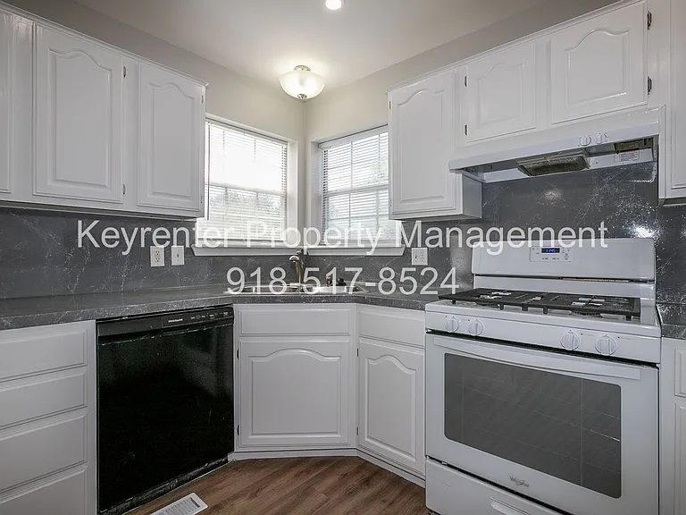 9504 E 99th Pl — Photo 10