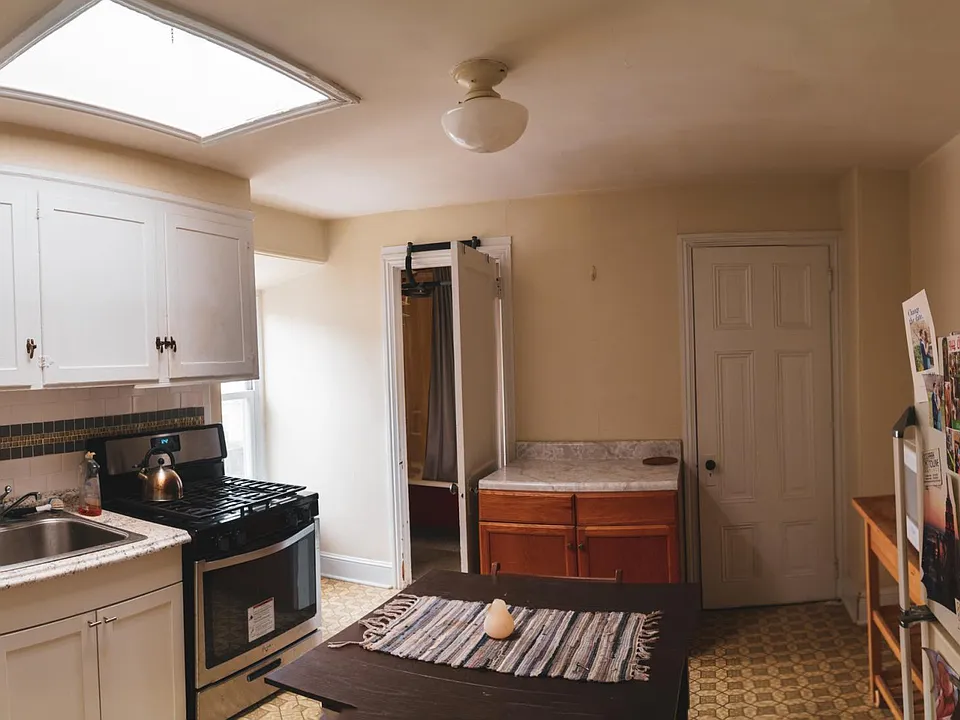 Has new kitchen cabinets and sink