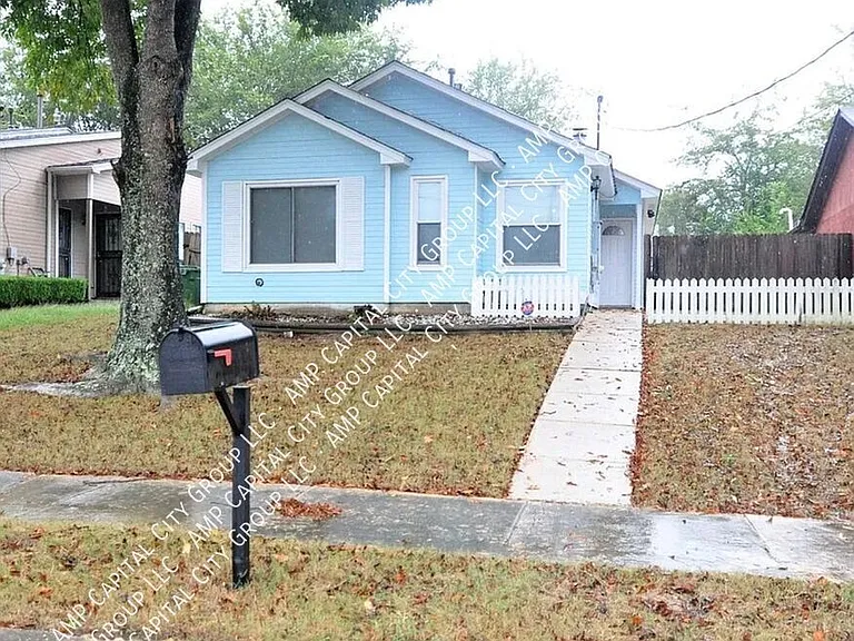 3212 Herbert Dr — Photo 1