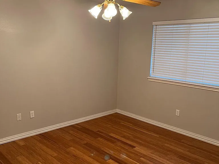 1120 La Mirada — Photo 6