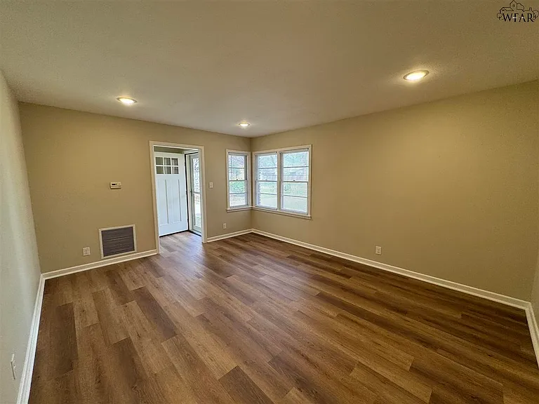 1681 Speedway Ave — Photo 14