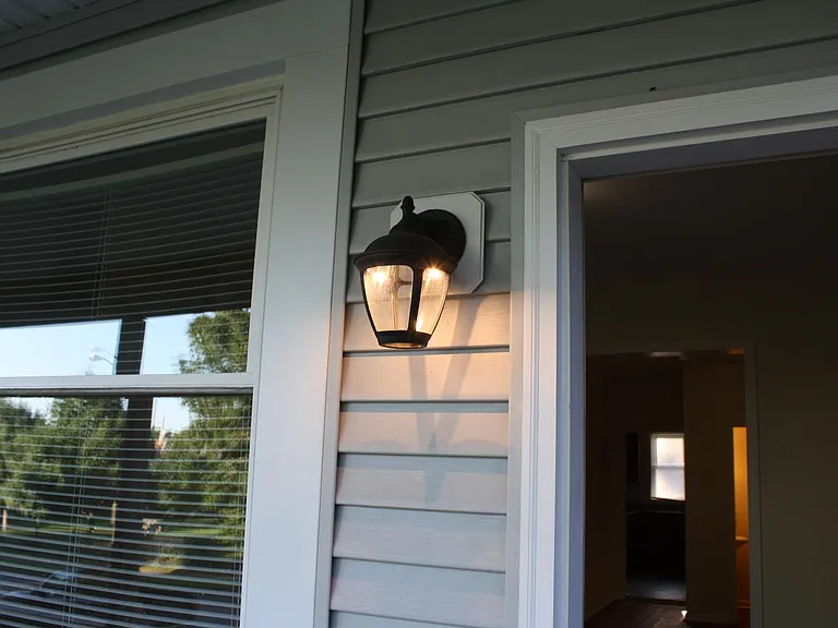 1466 Indianola Ave — Photo 12