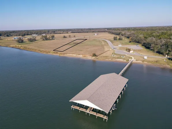 3 Triangle Shores Dr, Corsicana, TX 75109