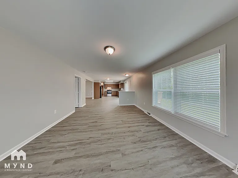 215 Clear Water Dr — Photo 8