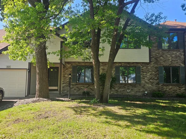 2638 Lake Court Dr #30, Mounds View, MN 55112