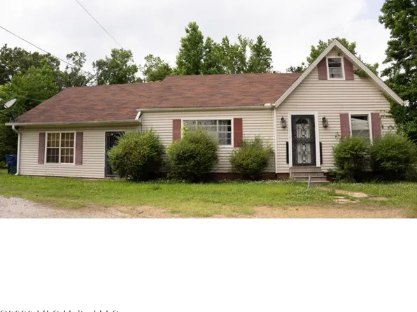 302 Armstrong St, Batesville, MS 38606