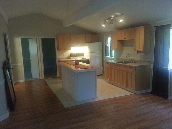 Open Floor Plan -Kitchen island