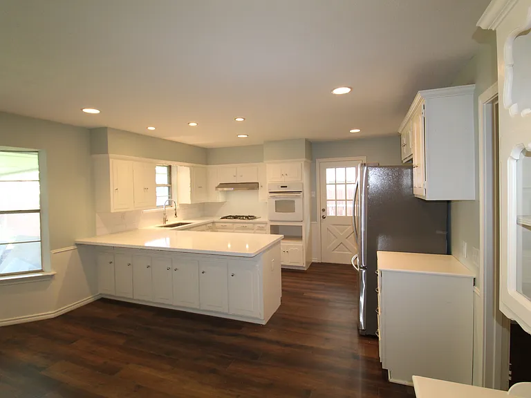 10146 Coveridge Dr — Photo 5