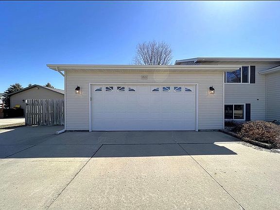 2nd image of 1921 17th Ave S