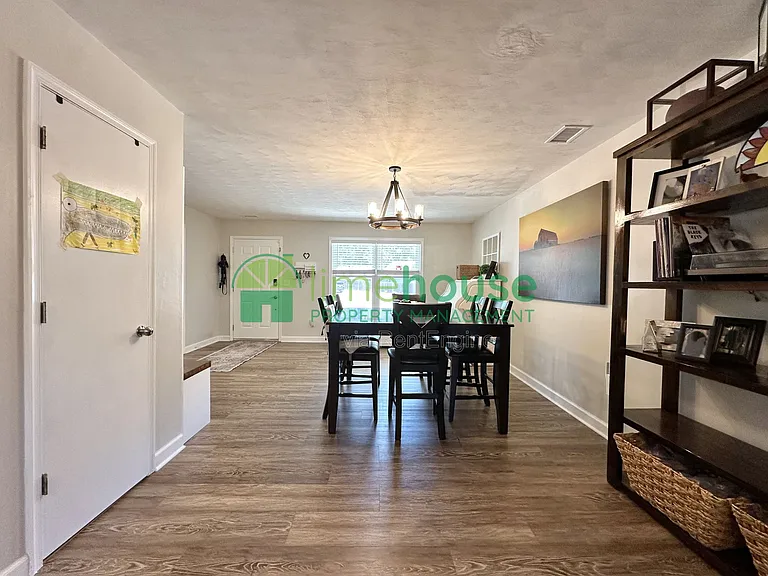 1112 Seabright Ct — Photo 11