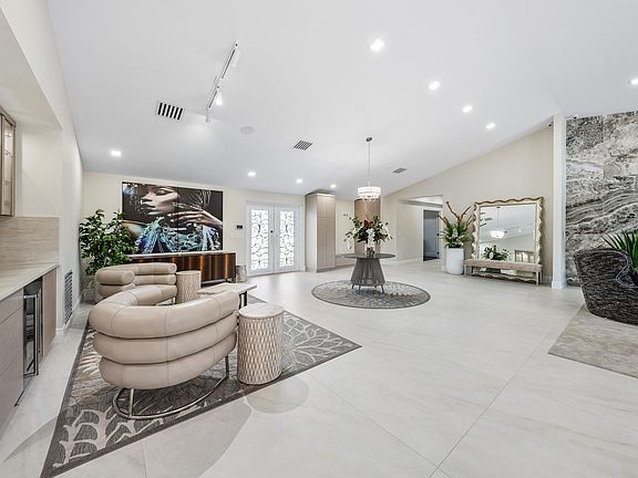 4th image of 17873 Fieldbrook Circle W