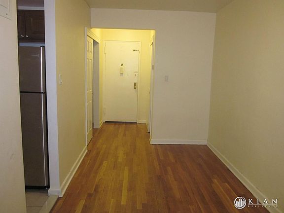 2nd image of 3415 Parsons Blvd APT 7C