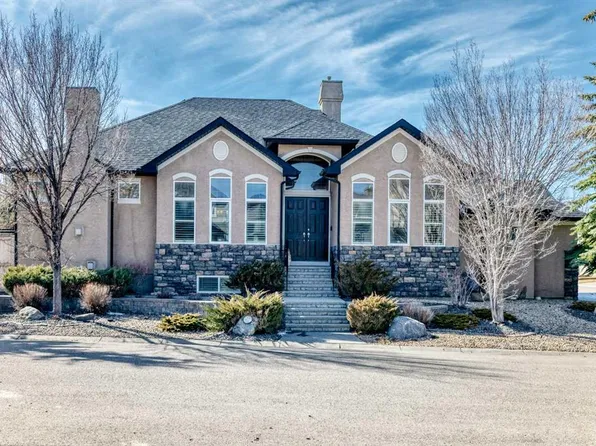 33 E Evergreen Cmn SW, Calgary, AB T2Y 4N8