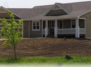 827 Settlement Dr, Hudson, WI 54016